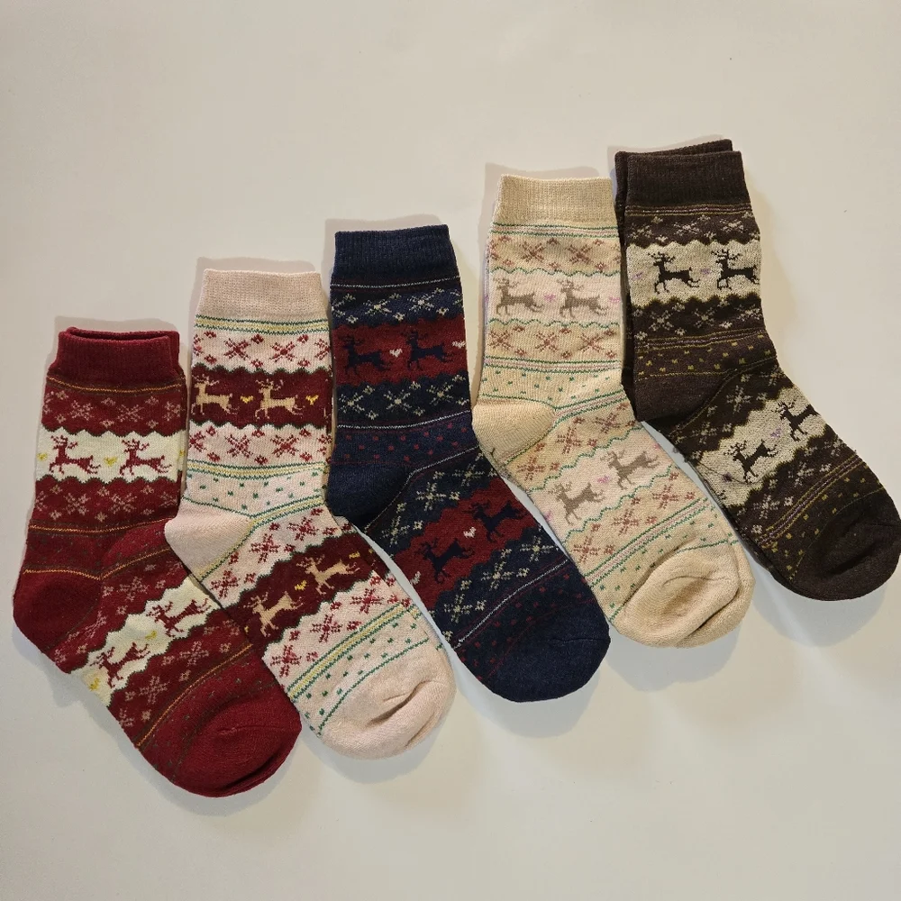 🍒🍒 Cozy Reindeer Patterned Knitted Mid Tube Socks